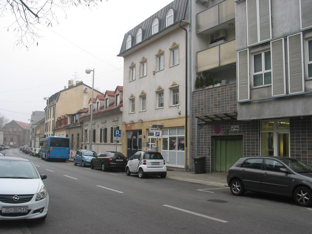 Apartment Fleger Zagreb Extérieur photo